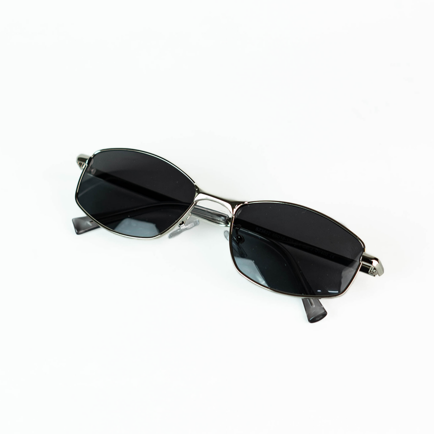 Retro Cyber Oval Sunglasses – Gunmetal Frame Sunnies