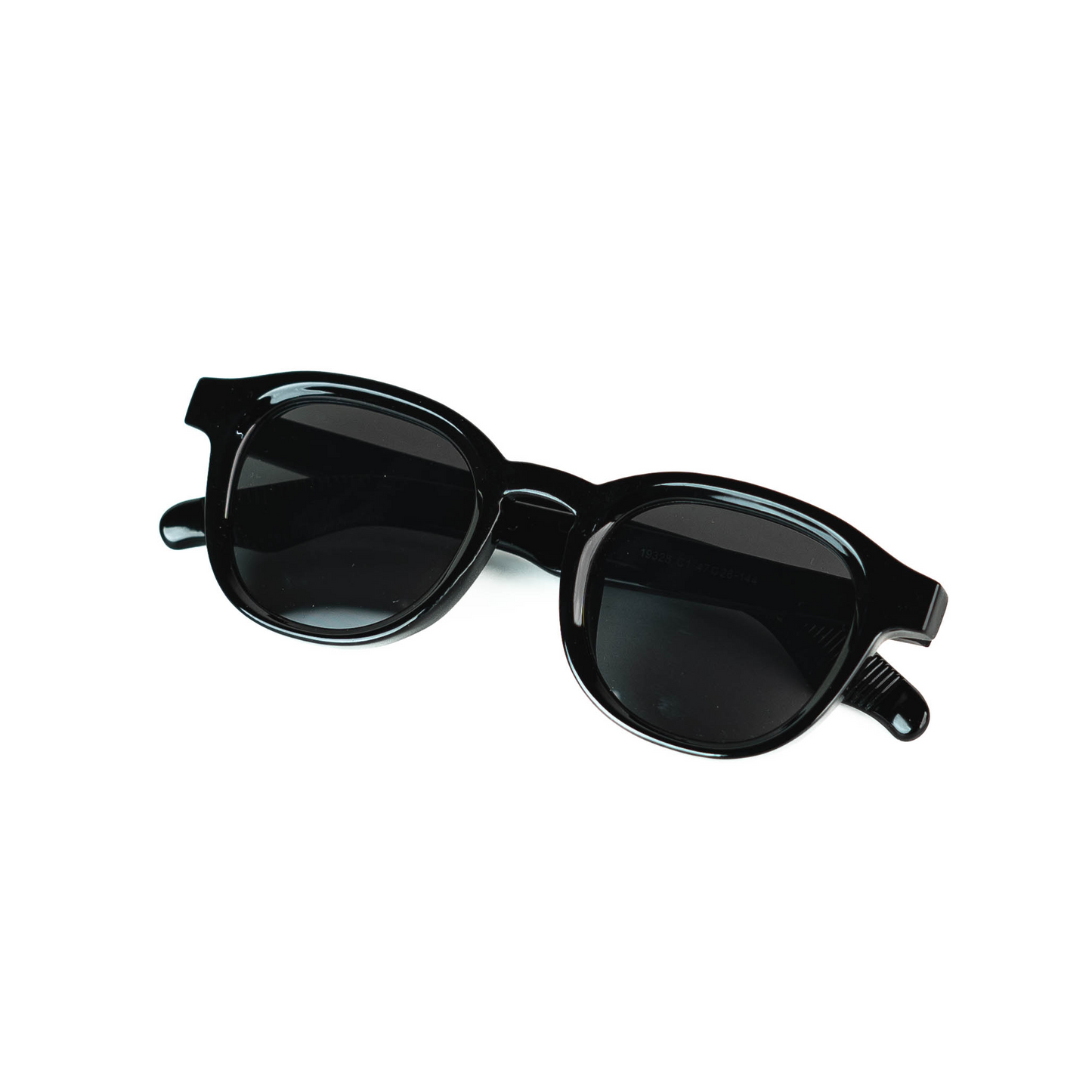 The Onyx Retro Round Wayfare Sunglasses