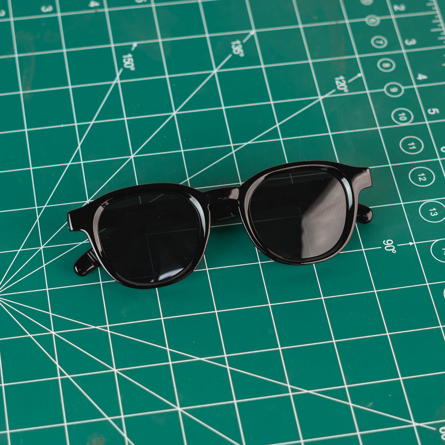 The Onyx Retro Round Wayfare Sunglasses