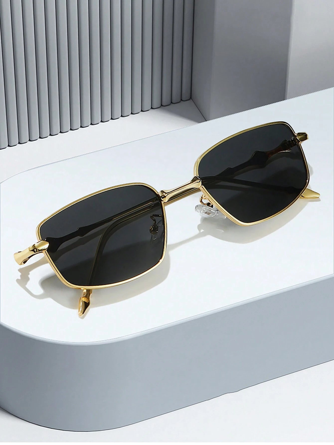 Eclipse Metal Vintage Black/Gold Sunglasses