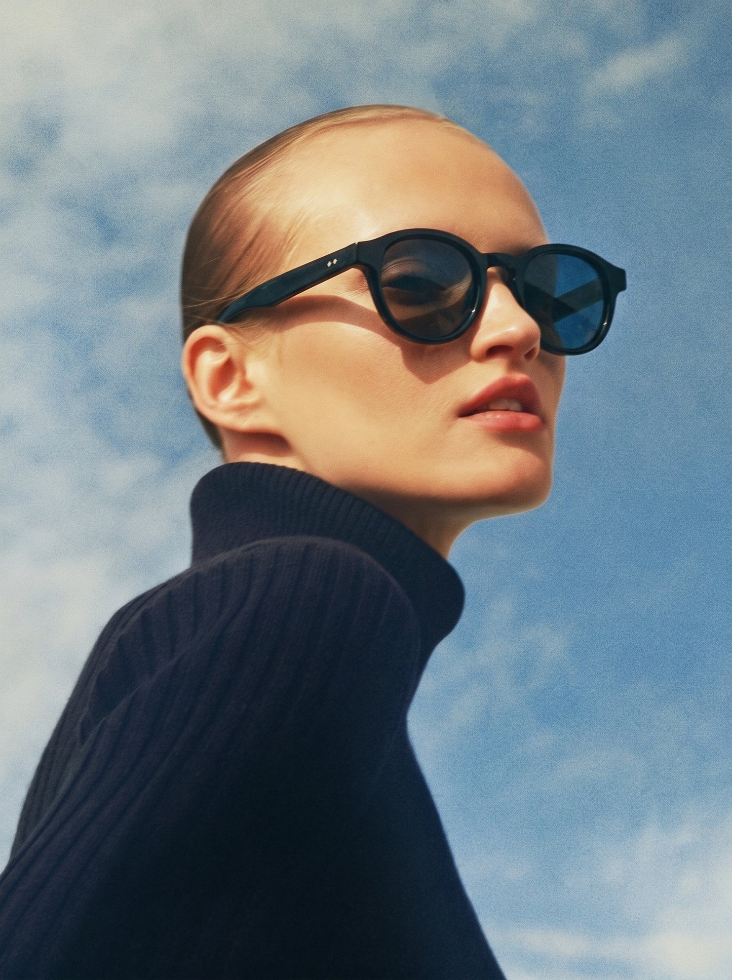 The Onyx Retro Round Wayfare Sunglasses